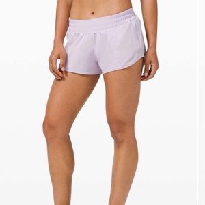 NWOT lululemon hi rise hotty hot 2.5” short lavender dew size 10